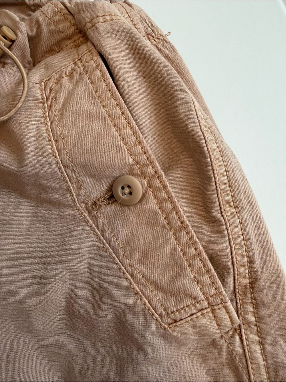 American Eagle Snappy Stretch Low-Rise Baggy Parachute Pants in Beige Tan Brown - Picture 10 of 15